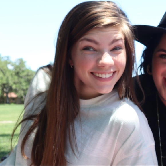 Meet your Posher, Aynsley - Picture 1 of 1